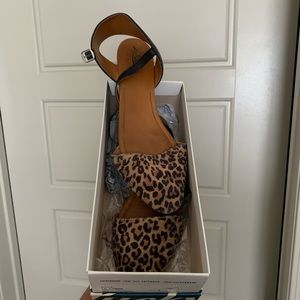 Lucky Brand Leopard Flat